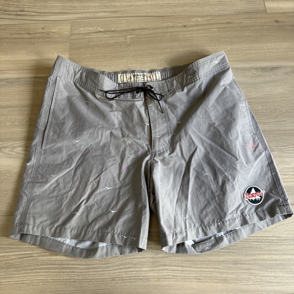Burton Durable‎ Goods Creekside Board Shorts Men's Sz 36 Swim Trunks Birds Gray